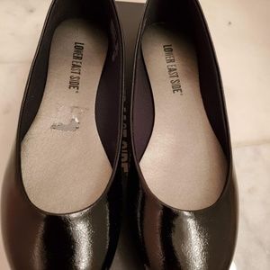NWOT Lower East Side Chelsea Black Flats
